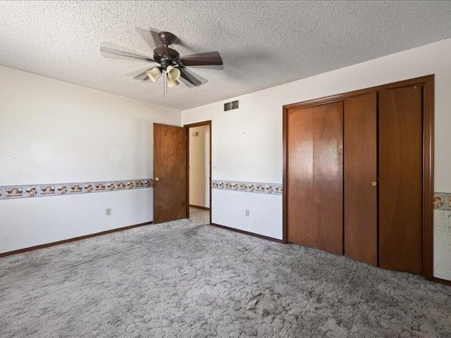 319 W Tomahawk St, Kechi, KS 67067
