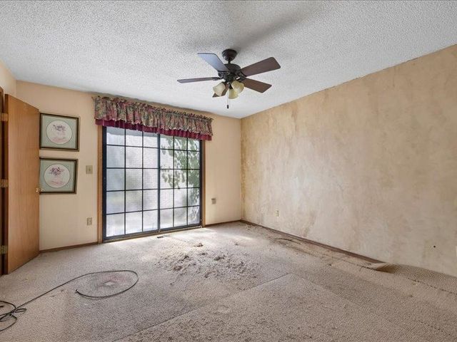 319 W Tomahawk St, Kechi, KS 67067