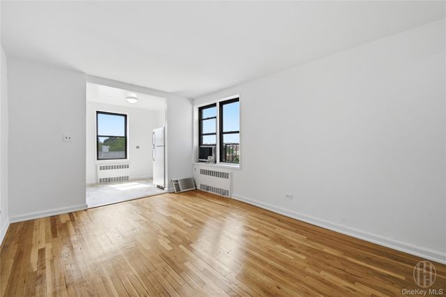 3727 86 6N, Jackson Heights, NY 11372