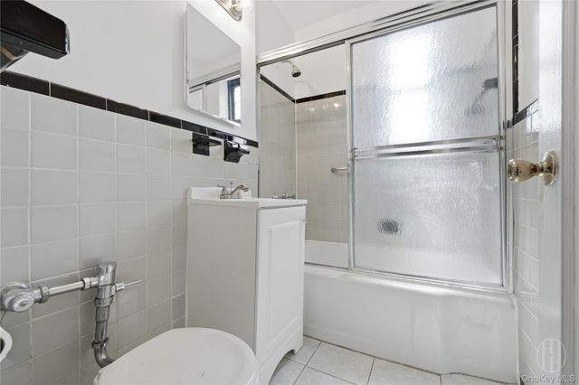 3727 86 6N, Jackson Heights, NY 11372