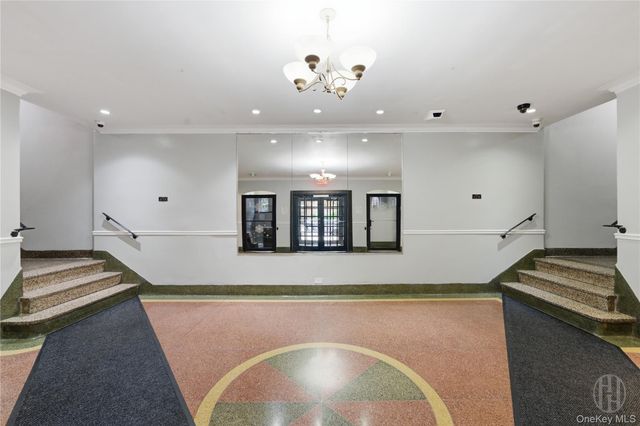 3727 86 6N, Jackson Heights, NY 11372