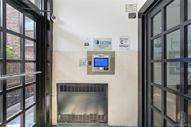 3727 86 6N, Jackson Heights, NY 11372