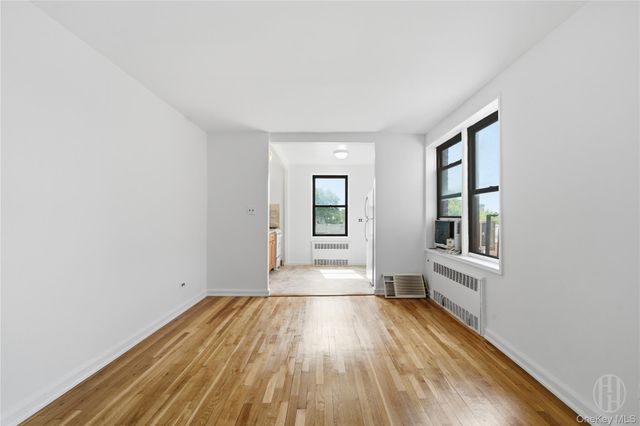 3727 86 6N, Jackson Heights, NY 11372