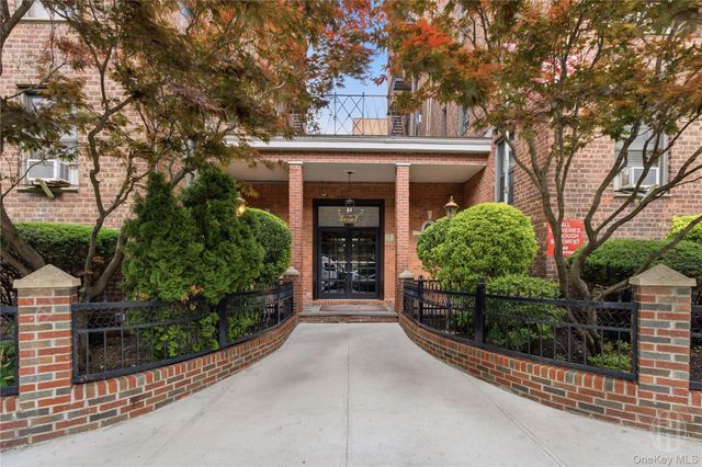3727 86 6N, Jackson Heights, NY 11372
