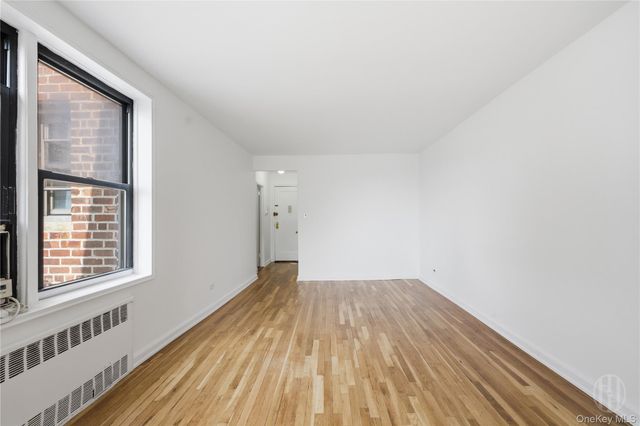 3727 86 6N, Jackson Heights, NY 11372
