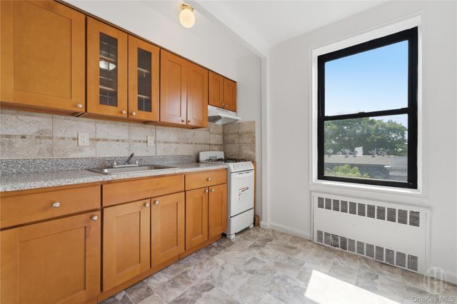3727 86 6N, Jackson Heights, NY 11372