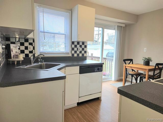 19969 Indian, Redford, MI 48240