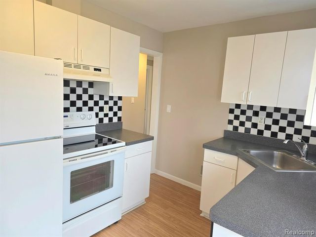 19969 Indian, Redford, MI 48240