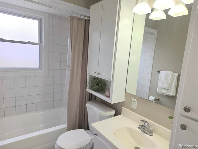 19969 Indian, Redford, MI 48240