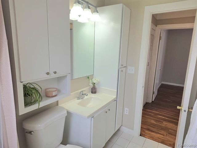 19969 Indian, Redford, MI 48240