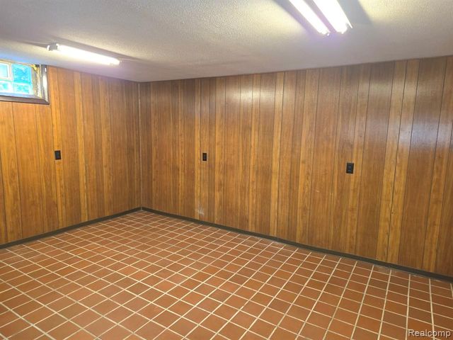 19969 Indian, Redford, MI 48240