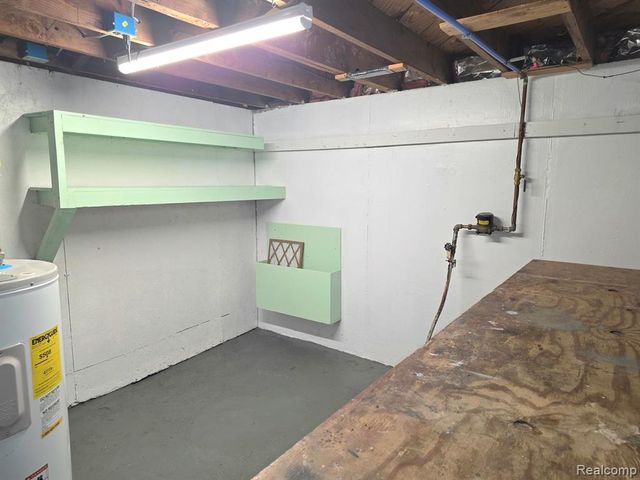 19969 Indian, Redford, MI 48240