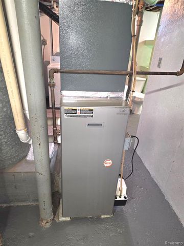 19969 Indian, Redford, MI 48240