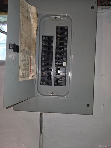 19969 Indian, Redford, MI 48240