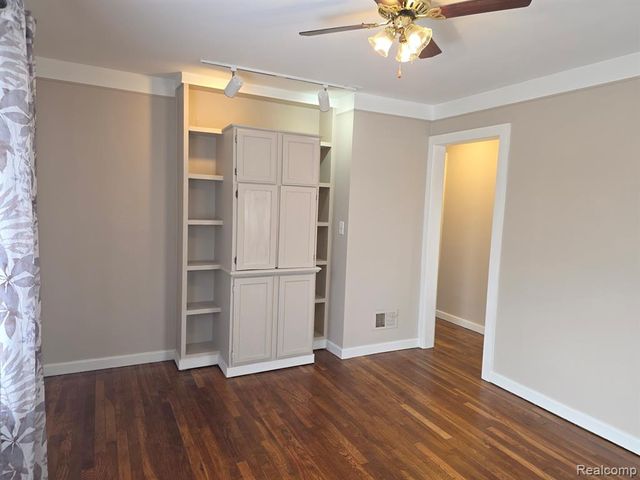 19969 Indian, Redford, MI 48240