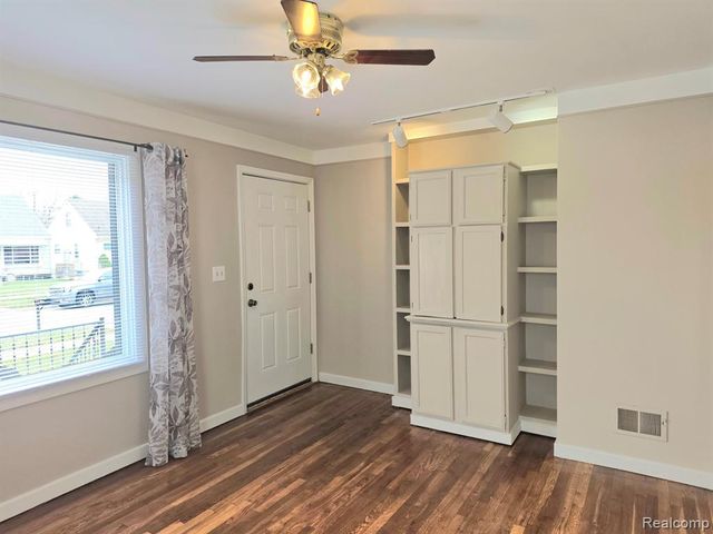 19969 Indian, Redford, MI 48240