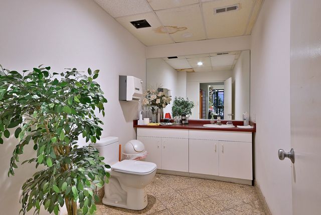 4128 W Belmont Avenue, Chicago, IL 60641