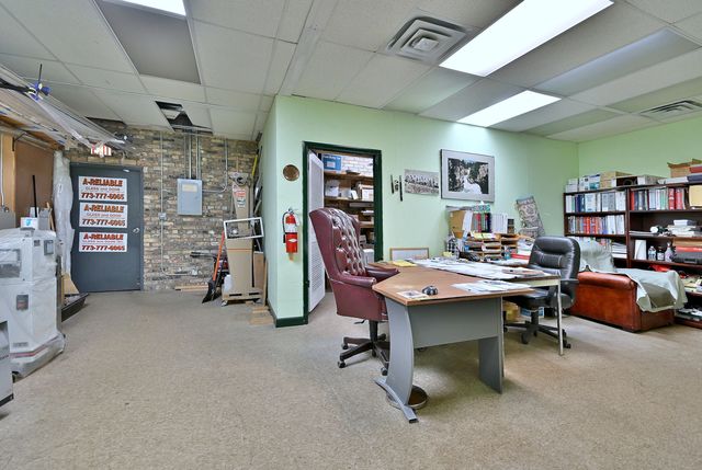 4128 W Belmont Avenue, Chicago, IL 60641