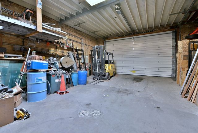 4128 W Belmont Avenue, Chicago, IL 60641