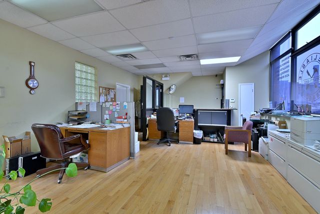 4128 W Belmont Avenue, Chicago, IL 60641