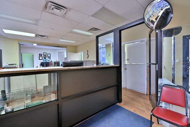 4128 W Belmont Avenue, Chicago, IL 60641