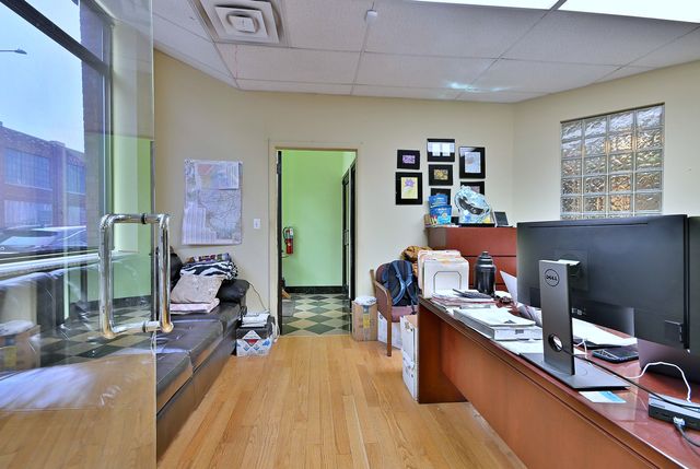 4128 W Belmont Avenue, Chicago, IL 60641