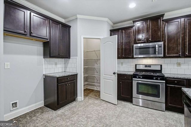180 Pebblefield Trace, Lawrenceville, GA 30045