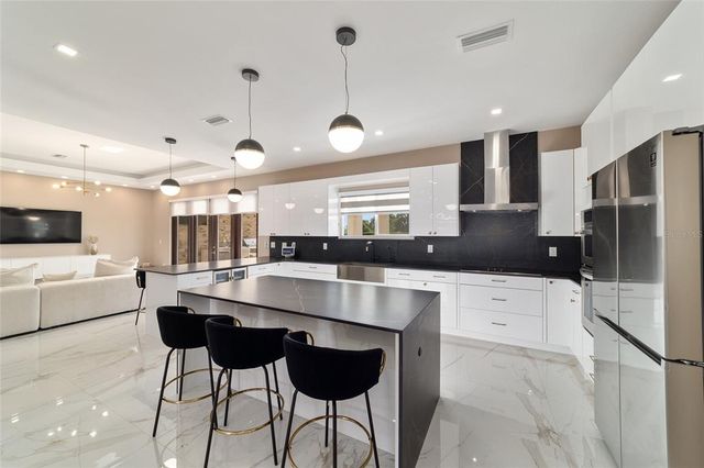 9730 SW 27 AVENUE, Ocala, FL 34476