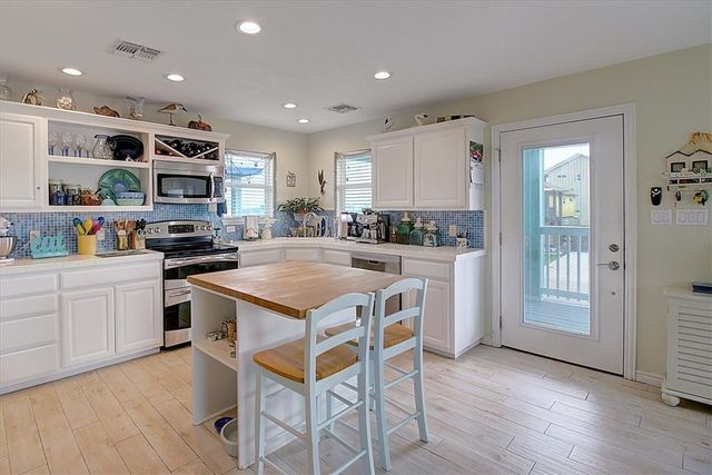 657 Sandpiper, Port Aransas, TX 78373