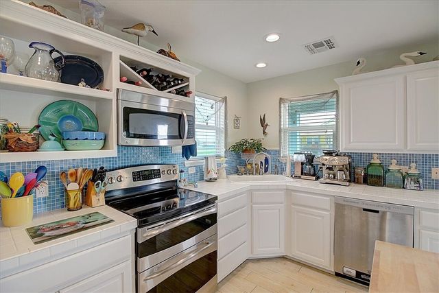 657 Sandpiper, Port Aransas, TX 78373