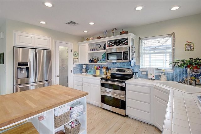 657 Sandpiper, Port Aransas, TX 78373