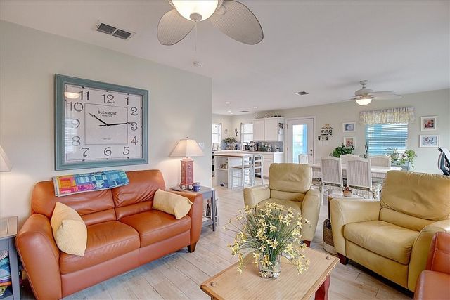 657 Sandpiper, Port Aransas, TX 78373