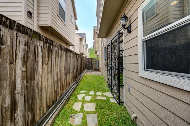 2206 Naomi Street 13, Houston, TX 77054