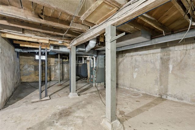 132 Green Street, Center Point, IA 52213