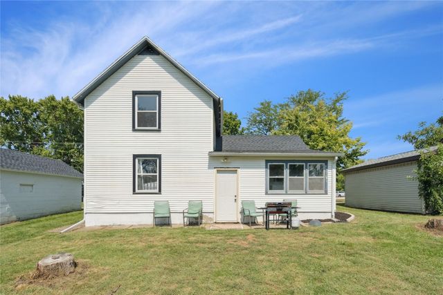 132 Green Street, Center Point, IA 52213