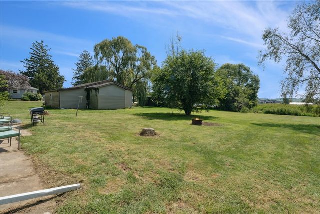 132 Green Street, Center Point, IA 52213