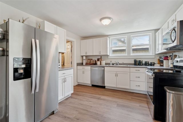 132 Green Street, Center Point, IA 52213