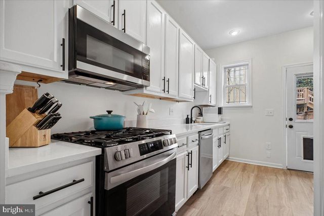 1704 A ST SE, Washington, DC 20003