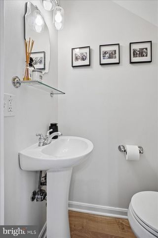 1704 A ST SE, Washington, DC 20003