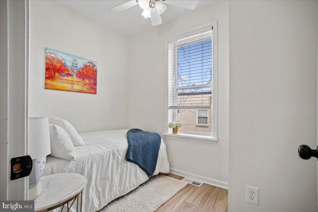 1704 A ST SE, Washington, DC 20003