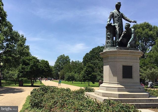 1704 A ST SE, Washington, DC 20003