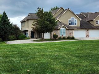 9135 W Elm COURT #D, Franklin, WI 53132