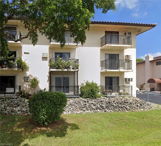 830 Wiggins Pass RD 10, Naples, FL 34110