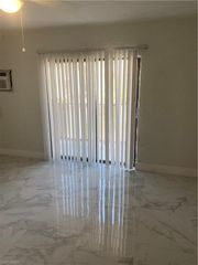 830 Wiggins Pass RD 10, Naples, FL 34110