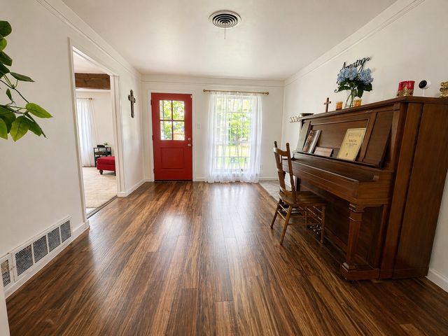 889 Jerry Lane, Bedford, TX 76022