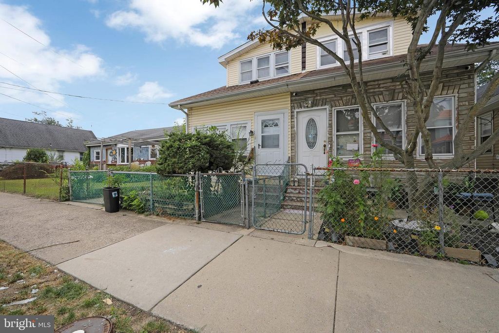 1153 BERGEN AVE, Camden, NJ 08105
