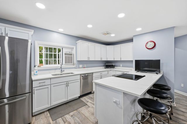 2351 Overridge Avenue, Waterford, MI 48327