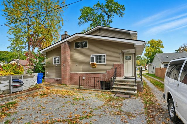 2351 Overridge Avenue, Waterford, MI 48327