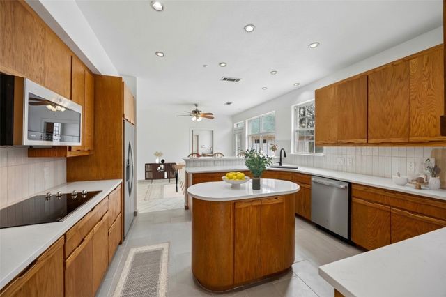 611 Alexandrite Drive, Oak Point, TX 75068