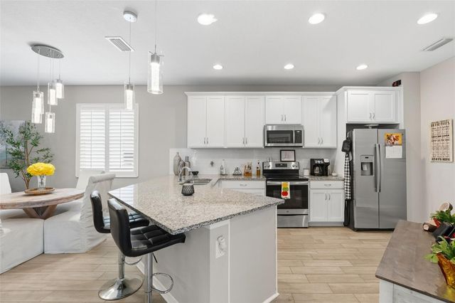 6017 AMBERLY DRIVE, Bradenton, FL 34208